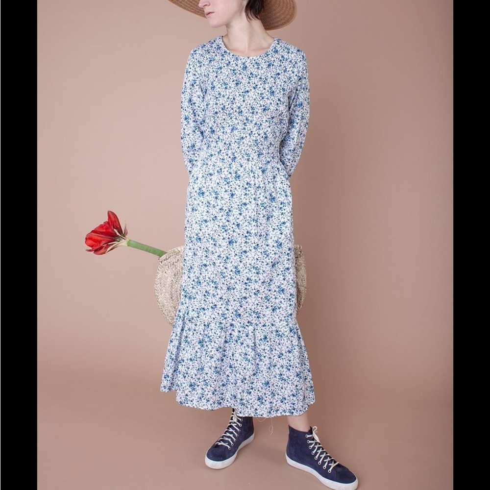 MEADOWS ‘Rose Dress Midi” in white & blue floral